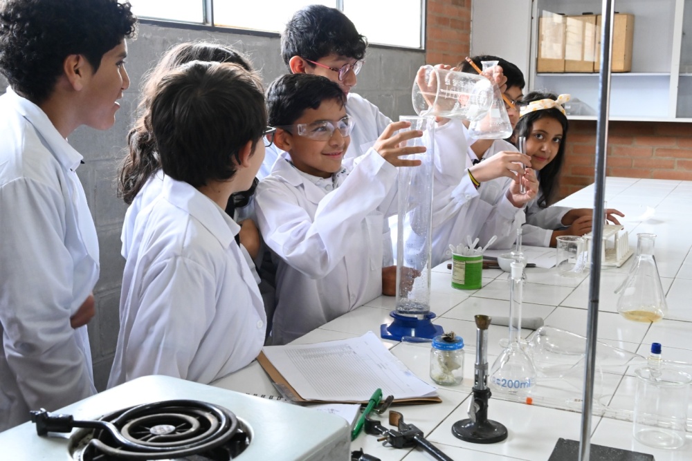 colegios bilingues económicos- colegios en el norte- somos great place to study- colegios en usaquen GIMNASIO LAS PALMAS|Costos y Fotos de GIMNASIO LAS PALMAS |Colegios en |Los mejores Colegios de |Colegios Calendario A|Colegios  Calendario A en |Colegio ACADEMICO