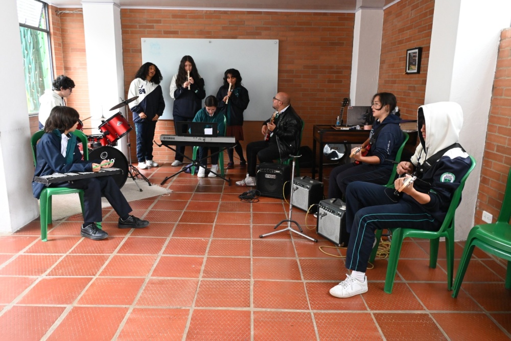 colegios bilingues económicos- colegios en el norte- somos great place to study- colegios en usaquen GIMNASIO LAS PALMAS|Costos y Fotos de GIMNASIO LAS PALMAS |Colegios en |Los mejores Colegios de |Colegios Calendario A|Colegios  Calendario A en |Colegio ACADEMICO