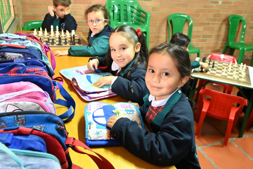 colegios bilingues económicos- colegios en el norte- somos great place to study- colegios en usaquen GIMNASIO LAS PALMAS|Costos y Fotos de GIMNASIO LAS PALMAS |Colegios en |Los mejores Colegios de |Colegios Calendario A|Colegios  Calendario A en |Colegio ACADEMICO